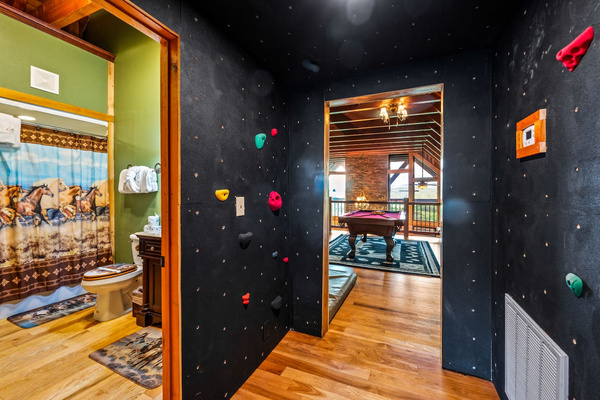 Rock wall hallway, Majestica Lodge