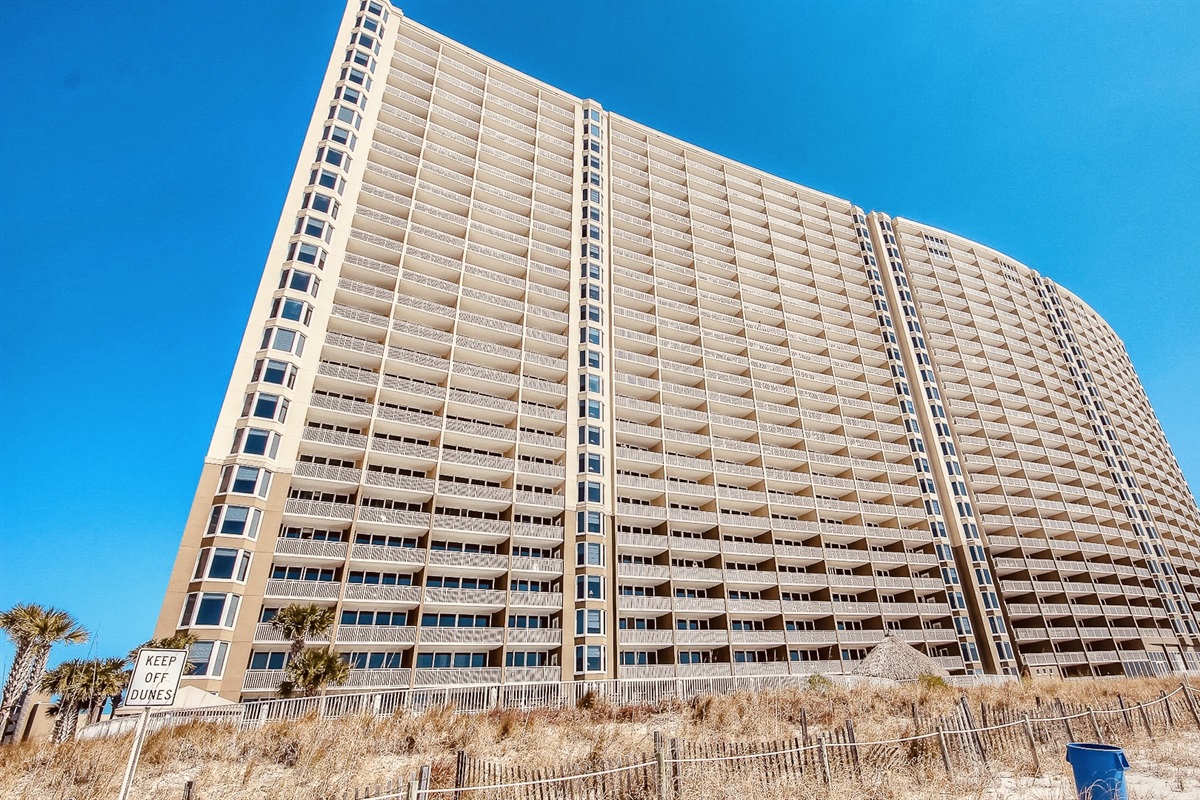 Well maintained resort, with 25 floors of ocean views. Our unit is directly across from our waste receptacle, and just around the corner as you exit off the elevator. 