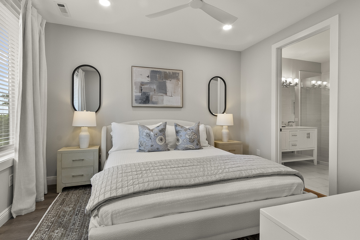 King Bedroom 2 (3rd Floor)