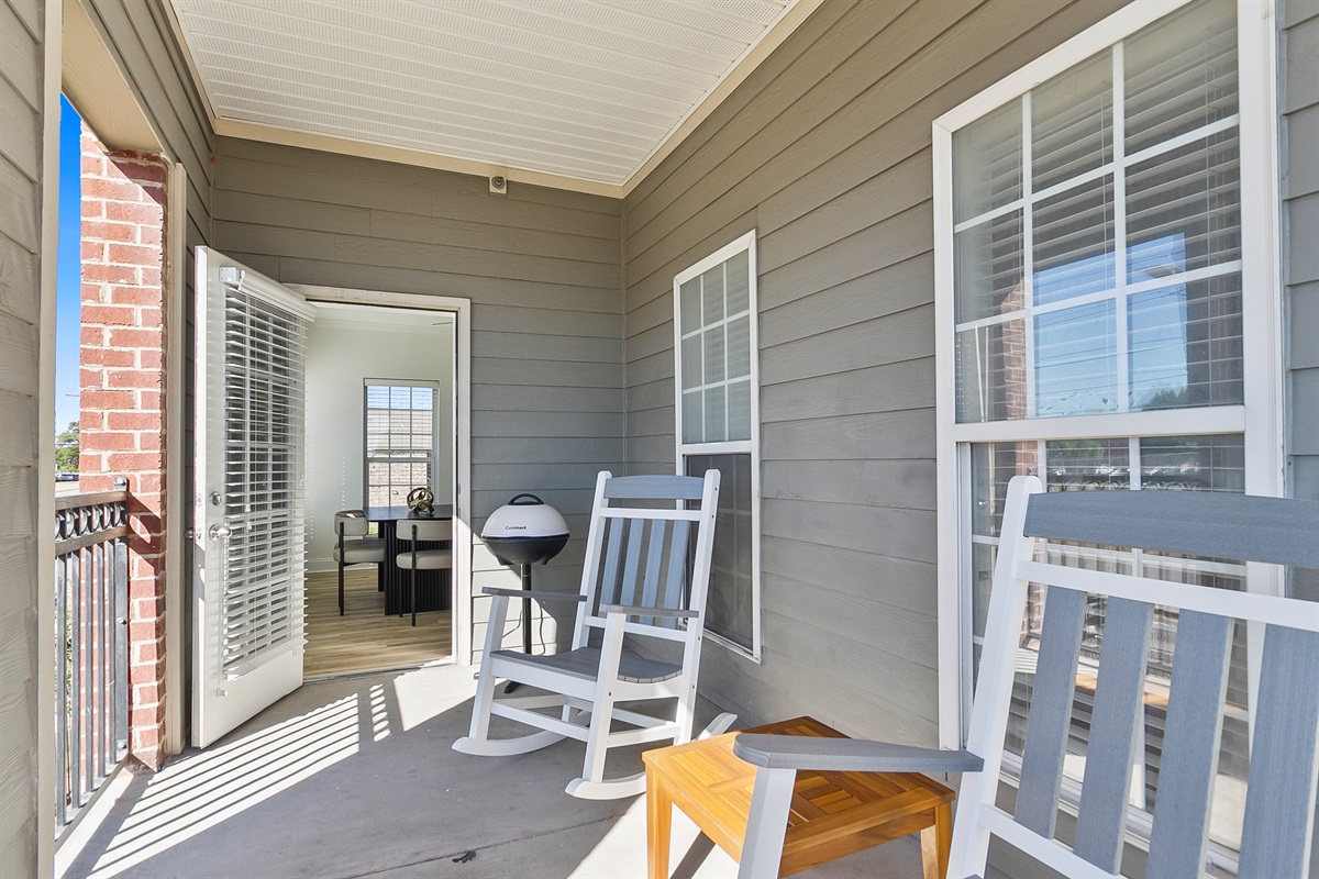 Balcony with Electric Grill