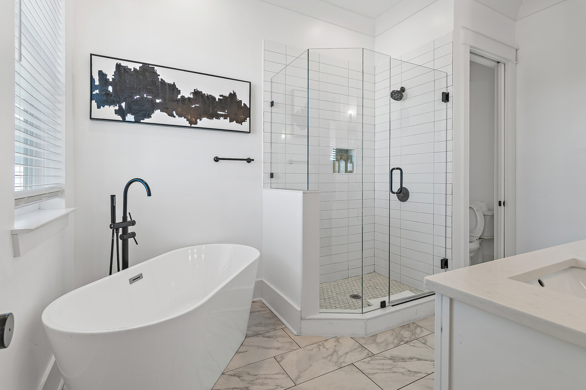 Bright Bathroom with Modern Finishes