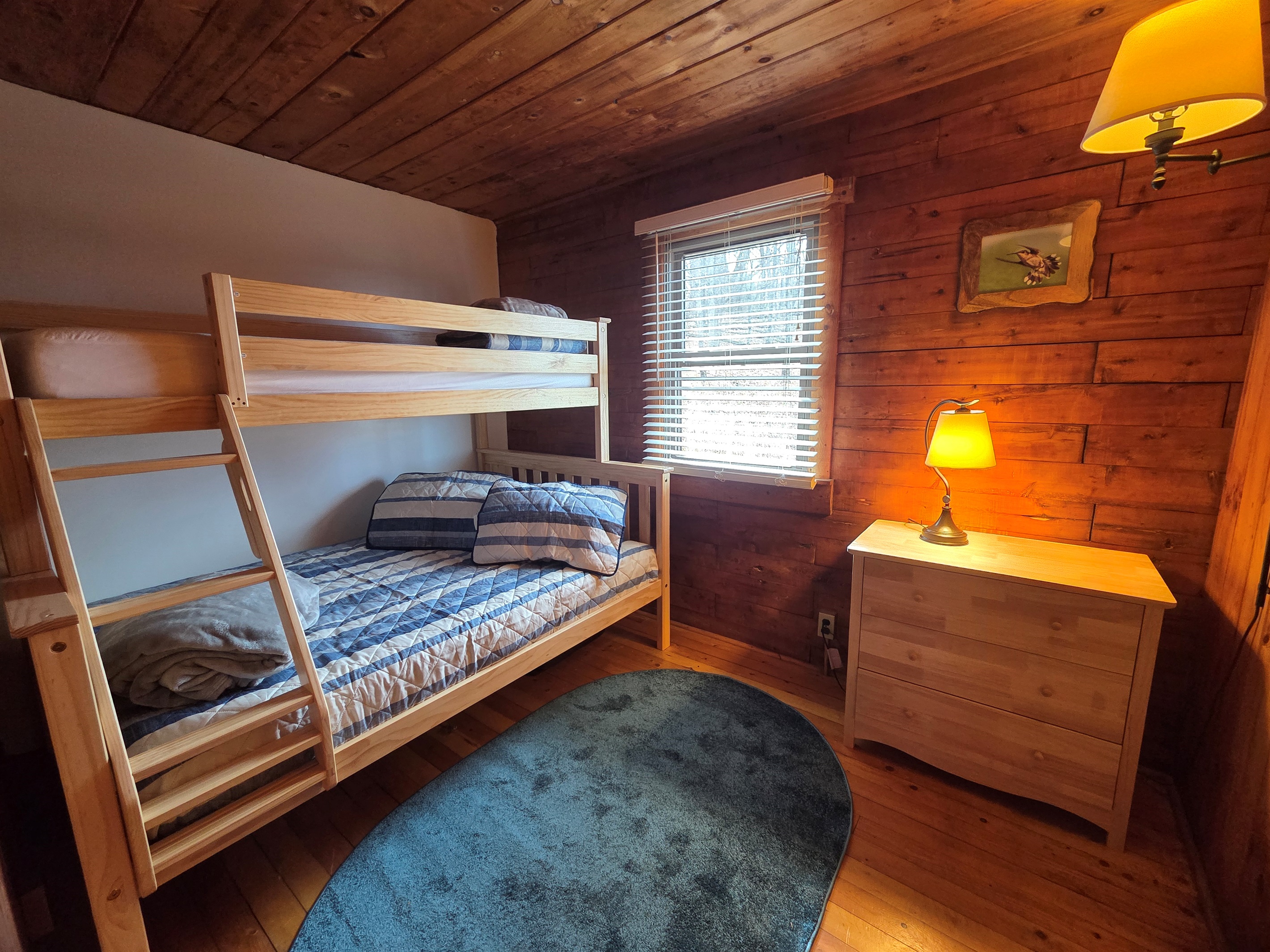 Bunk bedroom with a twin over a full-size bed