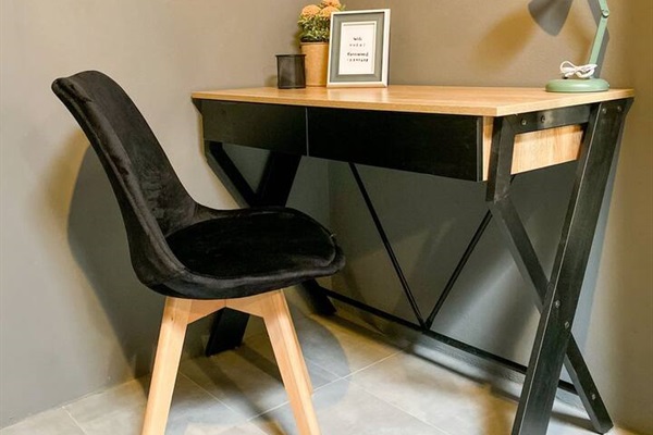 Work desk