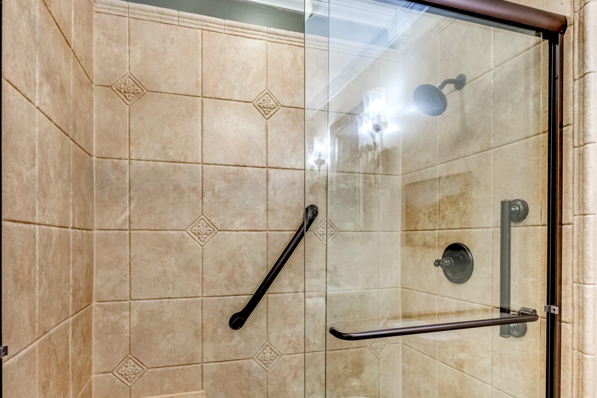 Walk-in Shower on upper floor