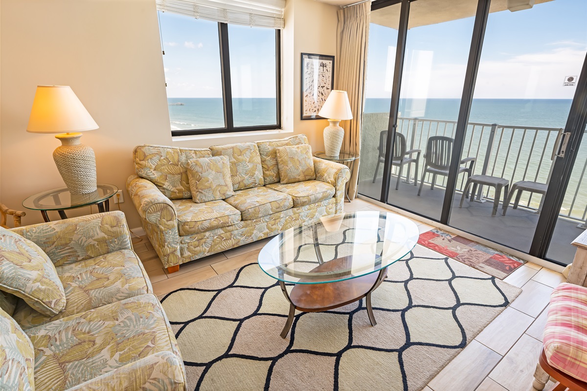 Amazing Living Room with Views of the Ocean 🌊☀️