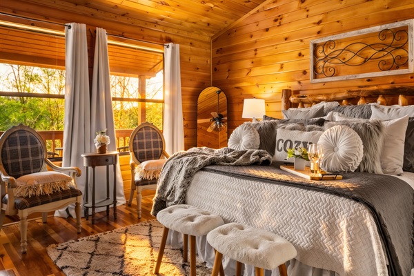 Comfortable king and queen bedrooms