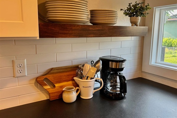 Enjoy a leisurely meal in the fully equipped kitchen. 