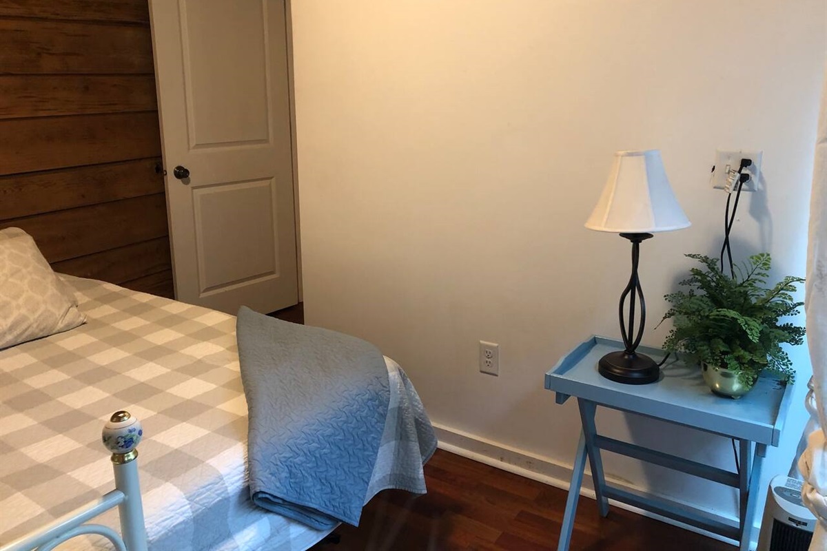 The Yellow Cottage The Cottages on Petite Lake