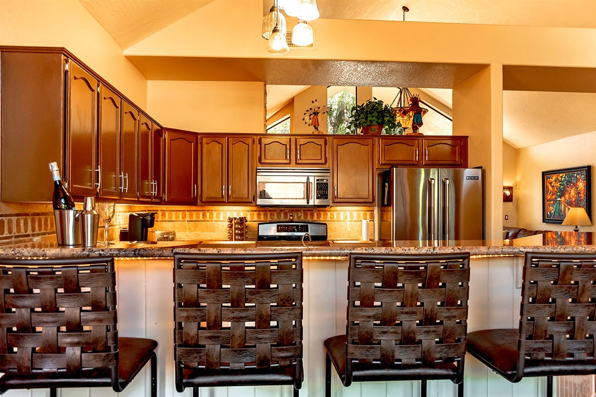 Kitchen - counter with chairs