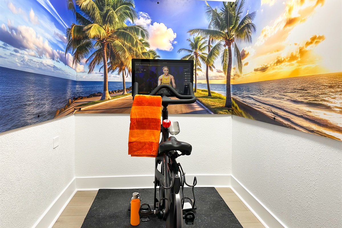 Enjoy vivid scenery while taking a ride!