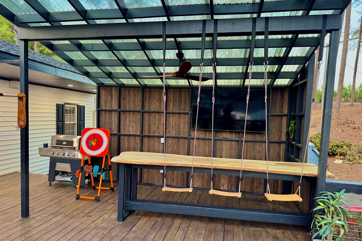 Bar swings and a safe ax, throwing game!
