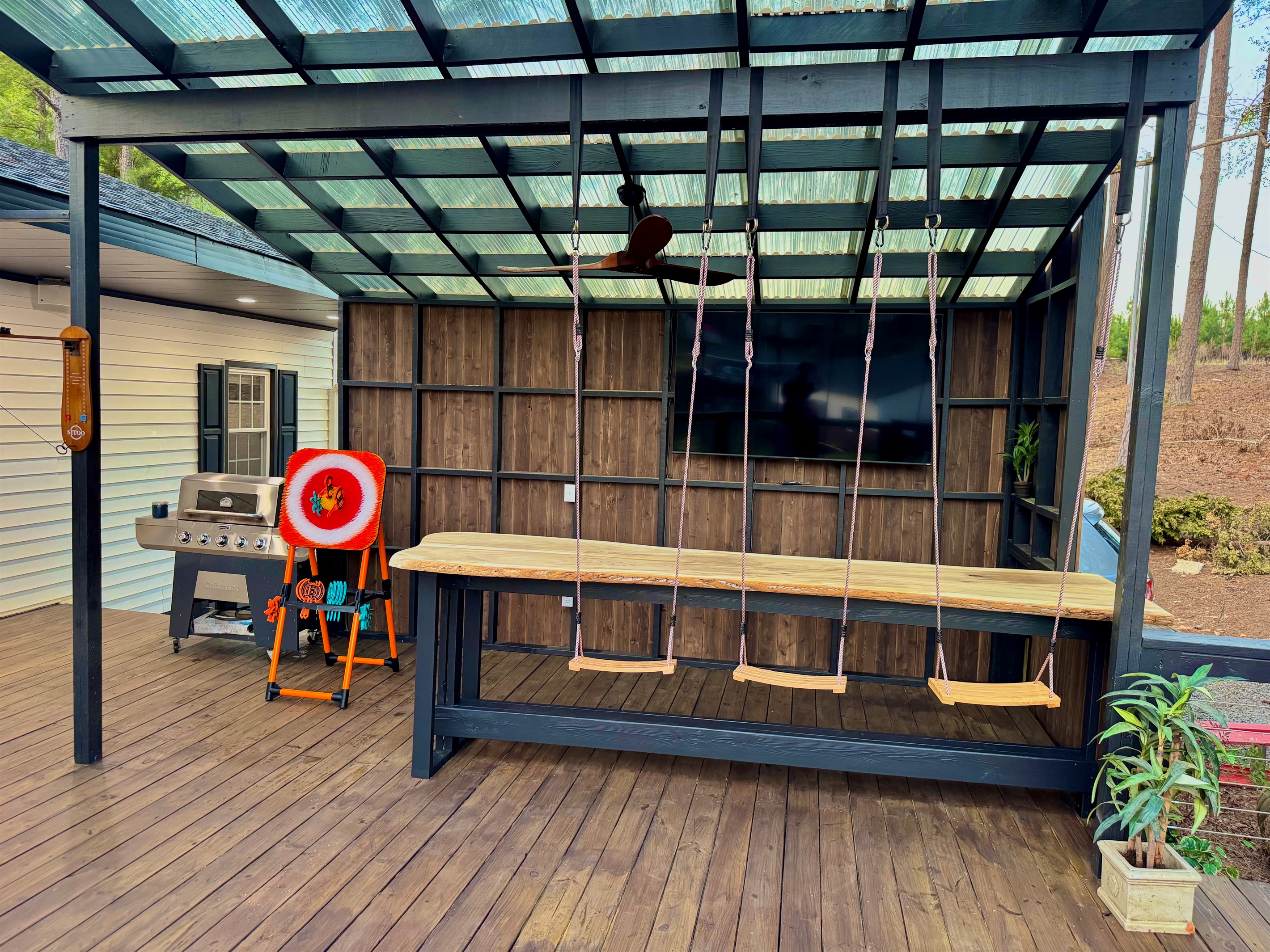 Bar swings and a safe ax, throwing game!