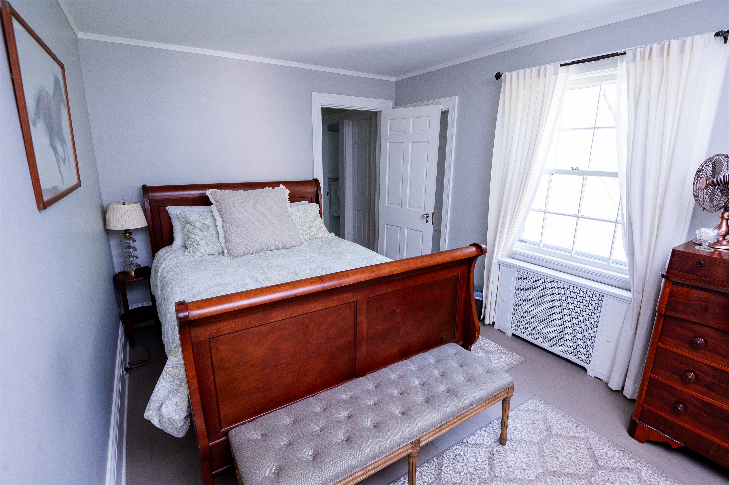Queen Room w/ Shared Bathroom