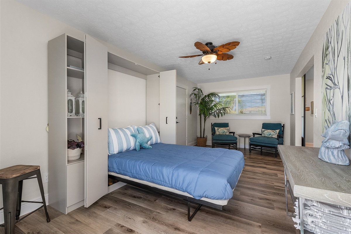 Murphy bed in 3rd bedroom