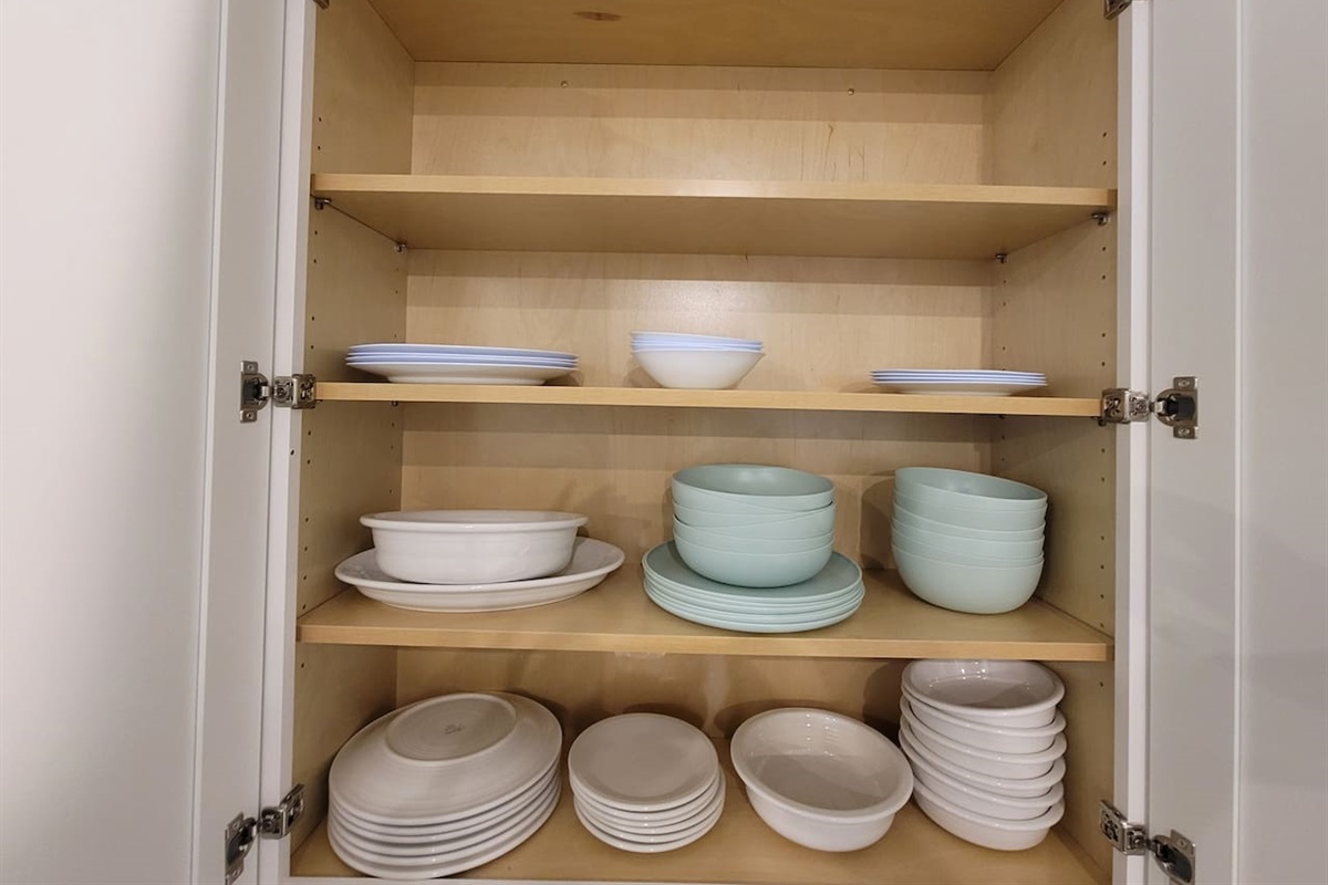 Full set of dishwasher safe plates and bowls that includes plastic kid friendly set.