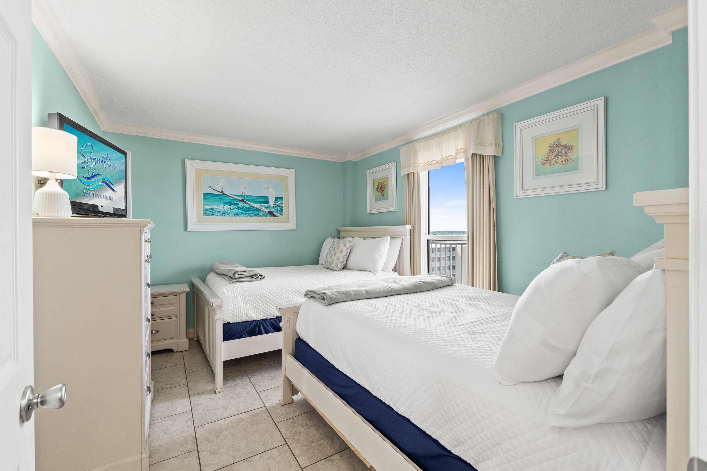 Bedroom 2 with 2 Queen Beds
