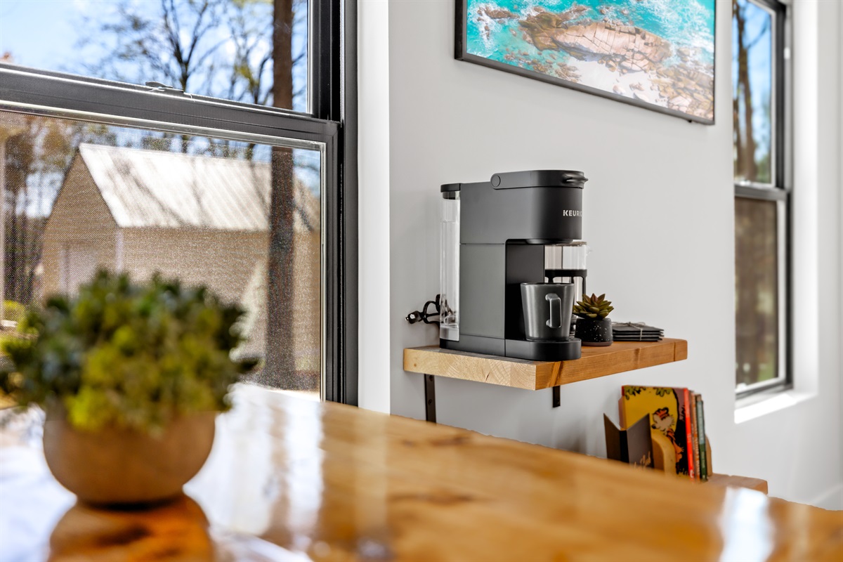 k-cup Keurig and French press for those delicious morning coffees.