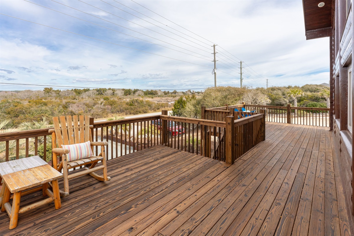 Deck seating area