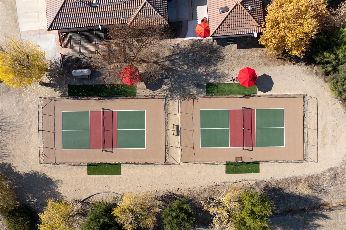 Play pickleball on your own private state-of-the-art courts at Casa DeVine!