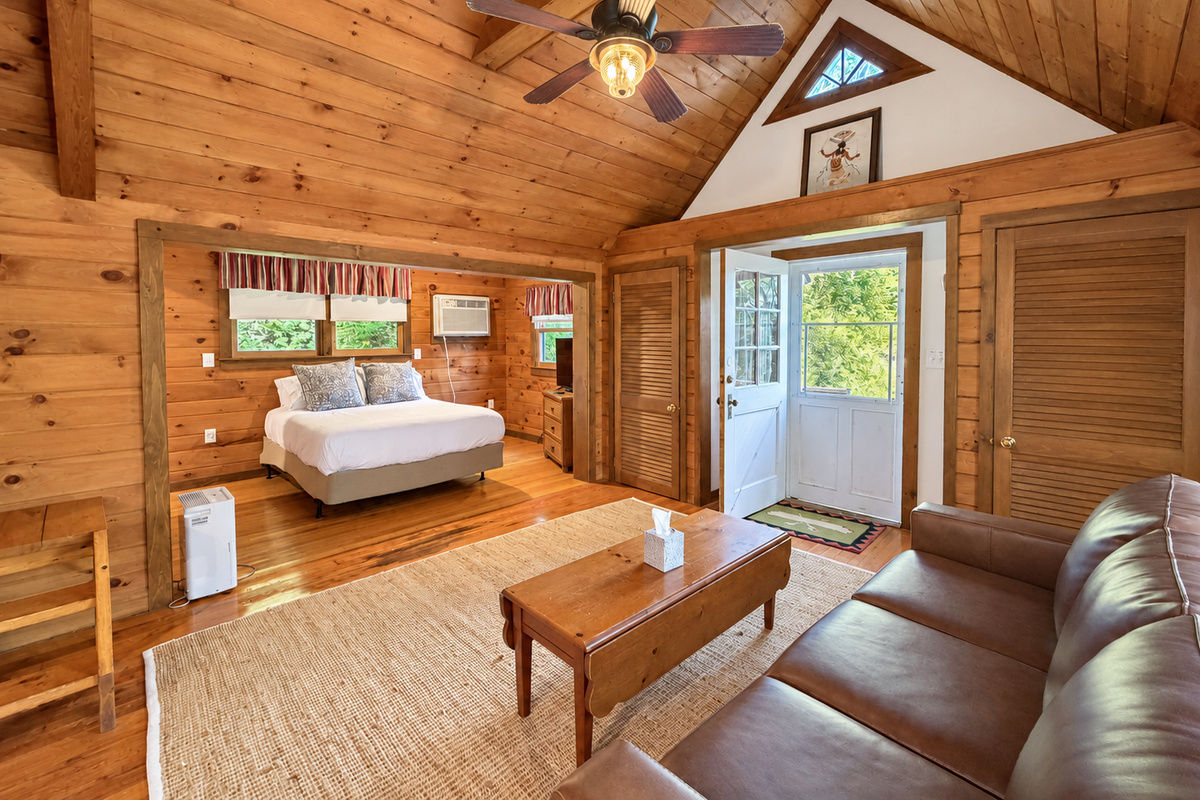 Living and sleeping area