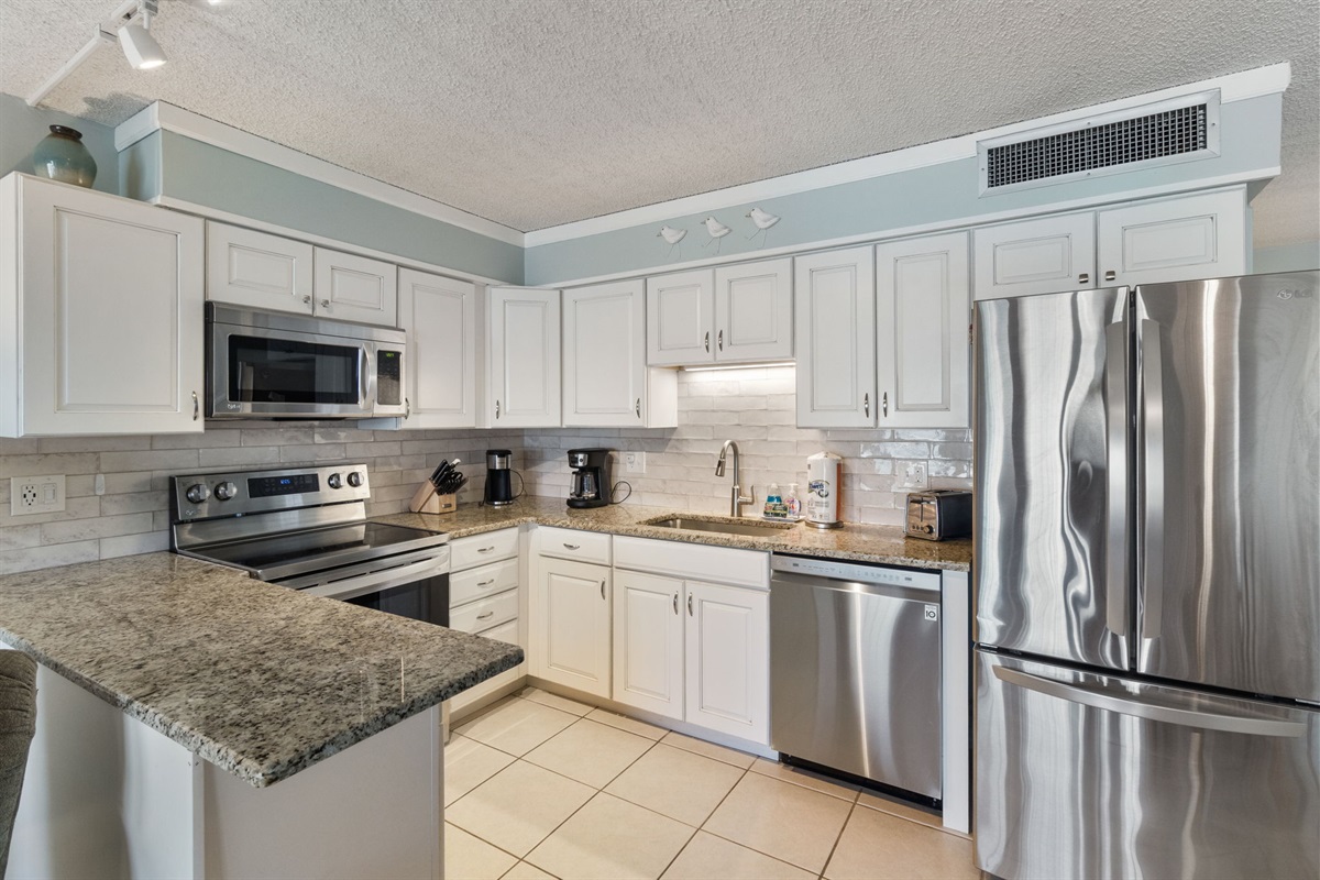 Kitchen is fully stocked (just bring food!)