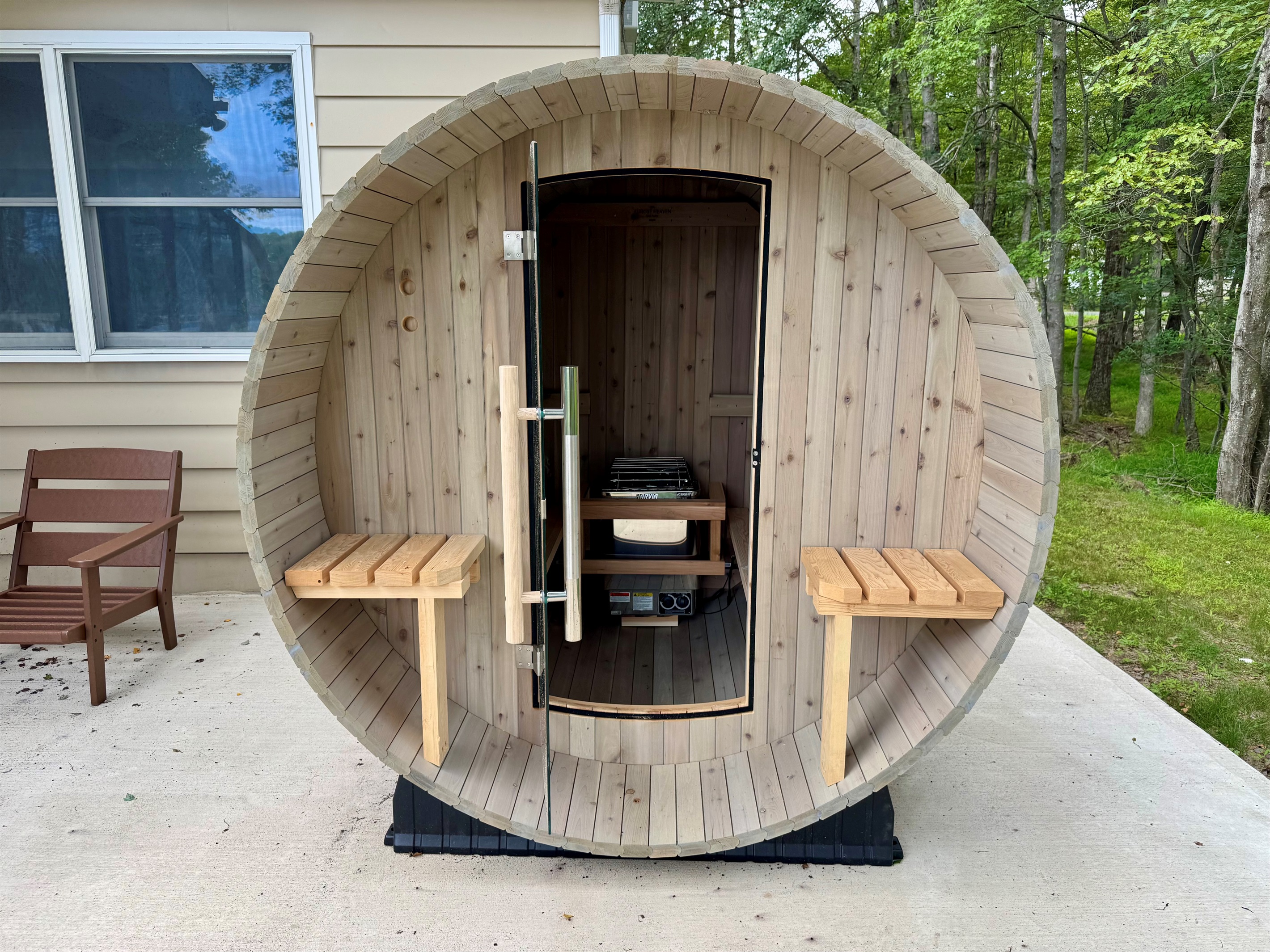 Barrel sauna — sweat, breathe, repeat.