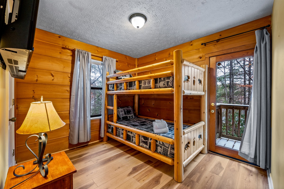 Twin over Twin bunk room