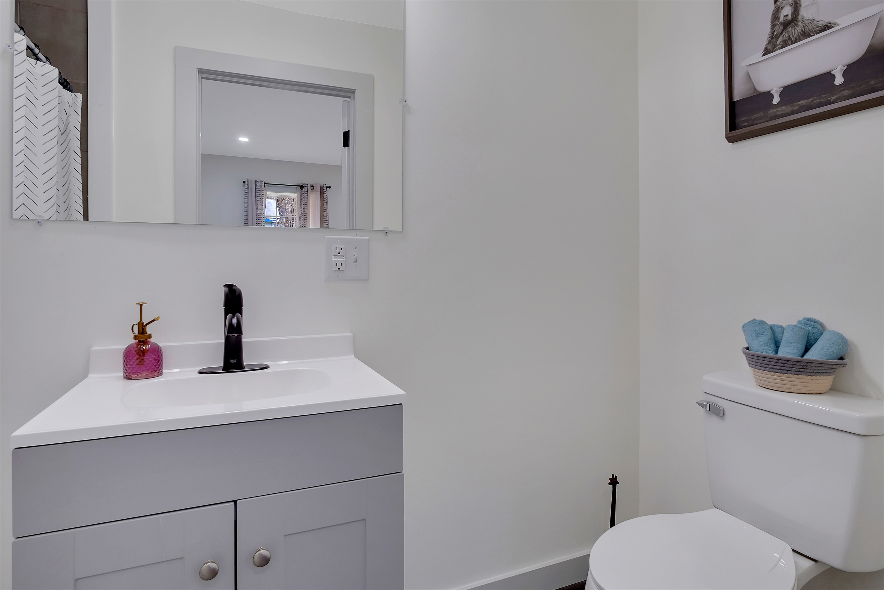 Ensure bathroom - walk in showers!