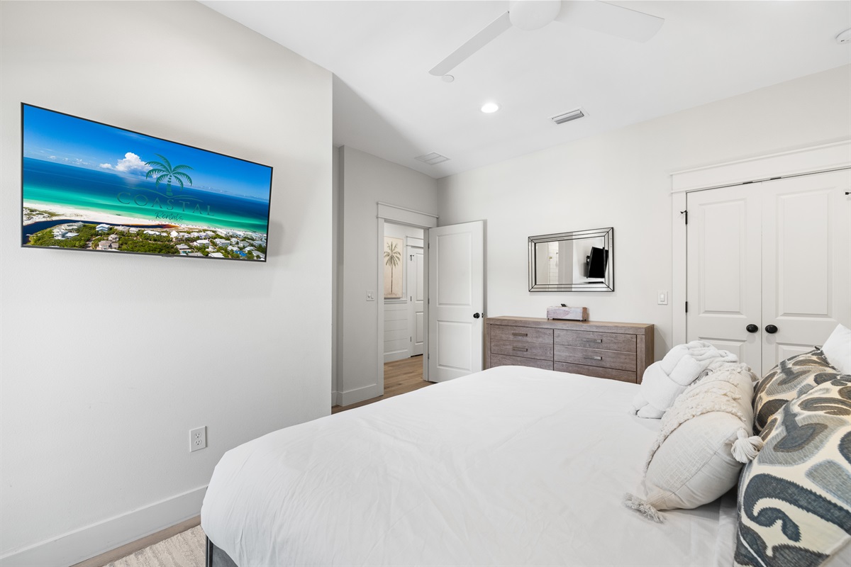 2nd Floor Bedroom 4 has smart tv and ensuite bathroom