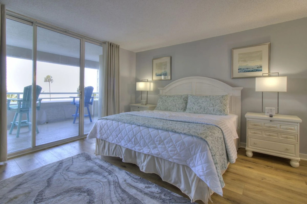 Spacious Main Bedroom with king bed, ensuite and OceanFront balcony access
