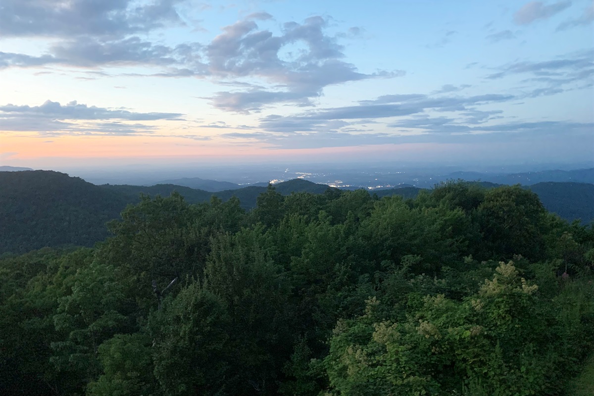 Escape to a Gatlinburg mountain cabin with sweeping Smoky Mountain views.