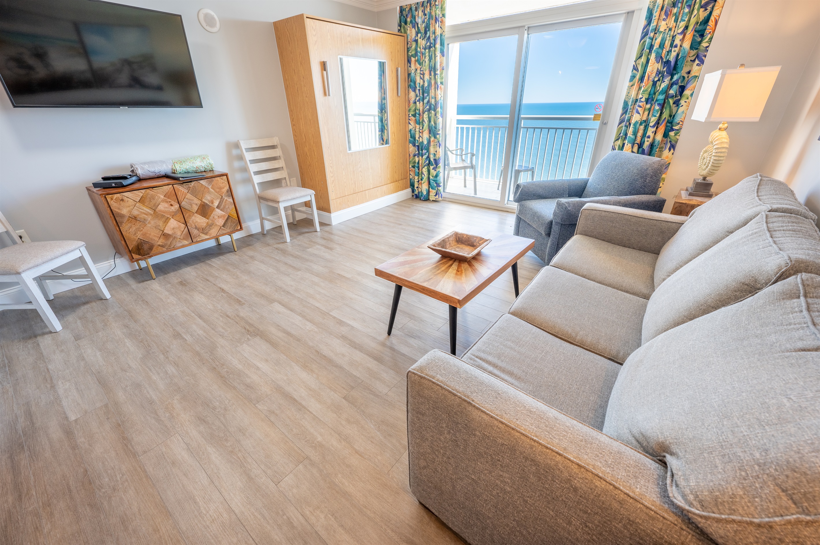 New Oceanfront Suite Paradise Resort Heated Pools!