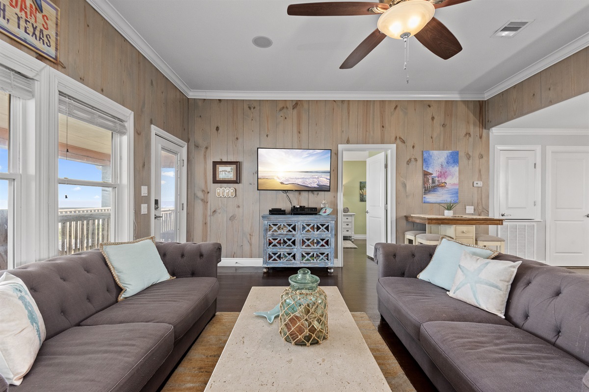 200e3733f999477986dcb24415a416c0 Large | Beachhouse | Texas | TX | Vacation Homes | Galveston | Crystal Beach | Kokomo | Breezy Days | Beachfront Elegance | Sunrise Serenity | Southern Sands Property Management, LLC