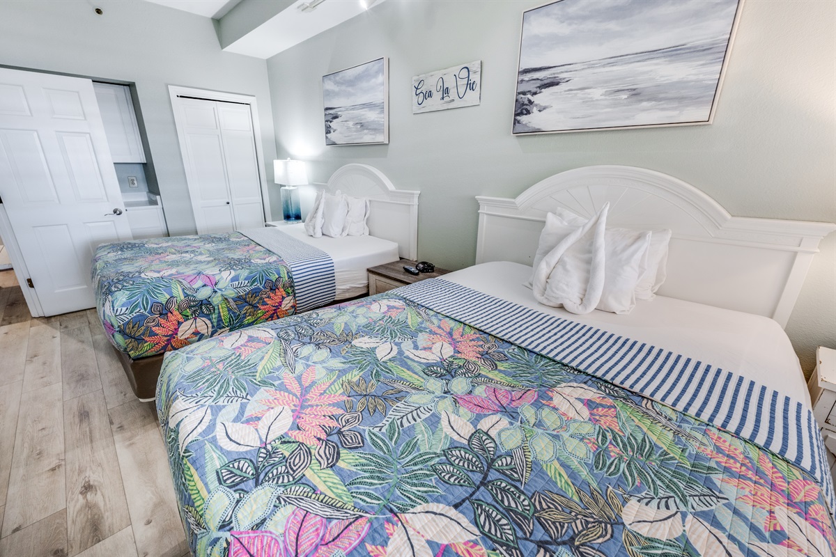 Stunning Bedroom Beautifully Decorated with Amazing Views 💫✨