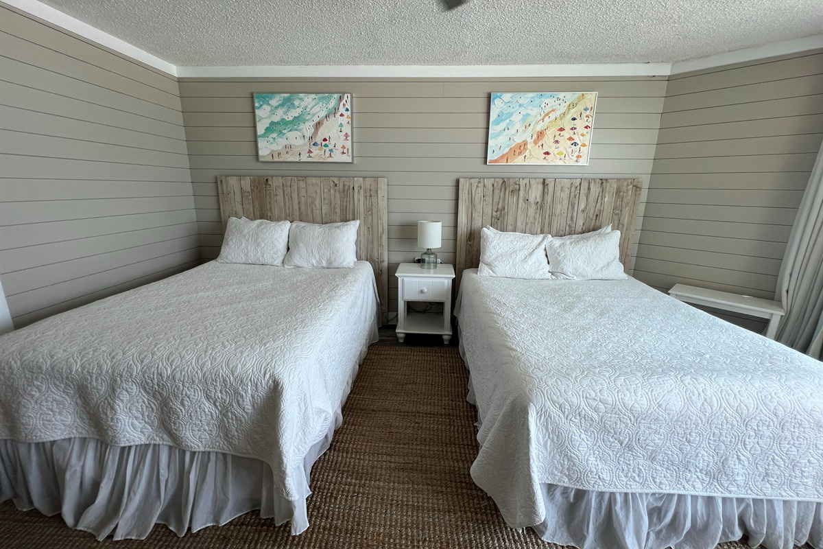 Queen beds with comfortable mattresses
