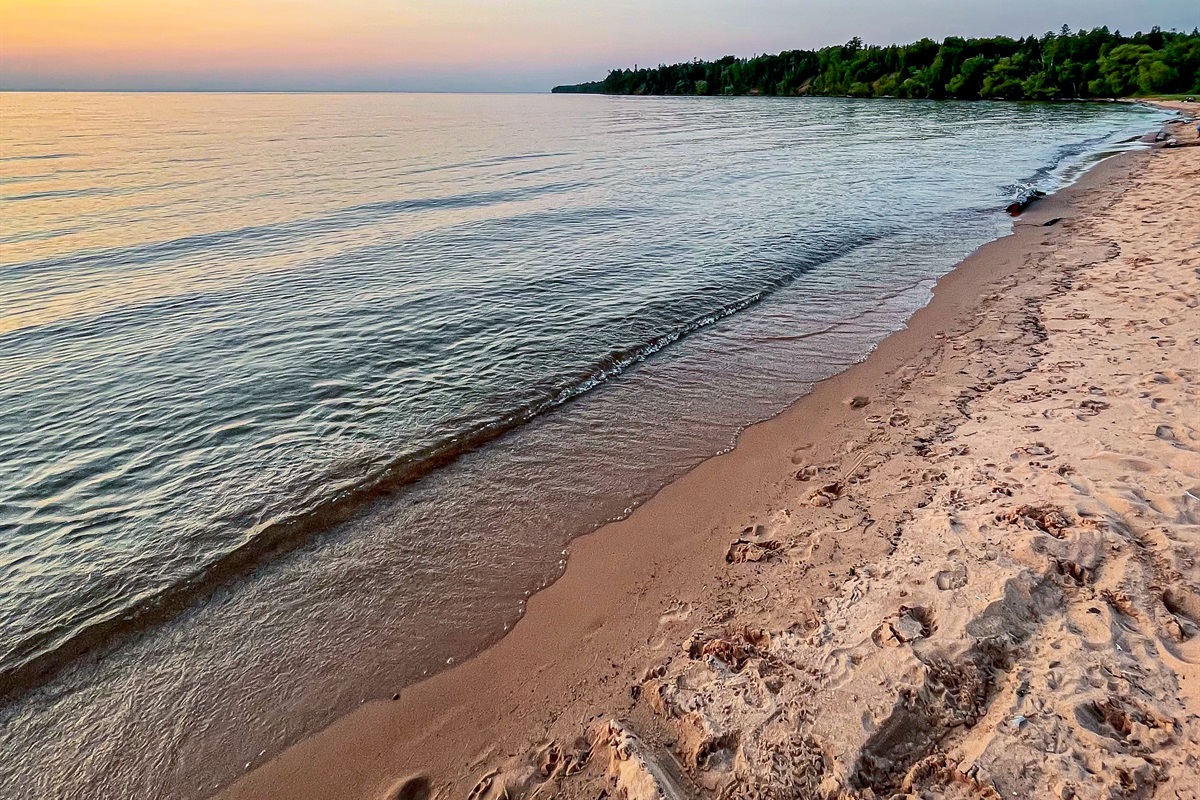 Cornucopia, Bark Bay Beach 25min away From the cottages. Beautiful evening sunset