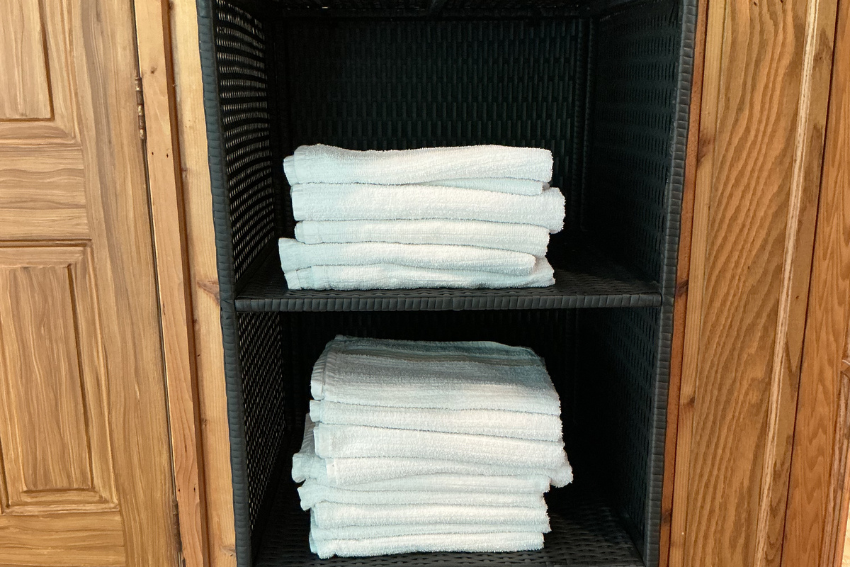 Pool towels included