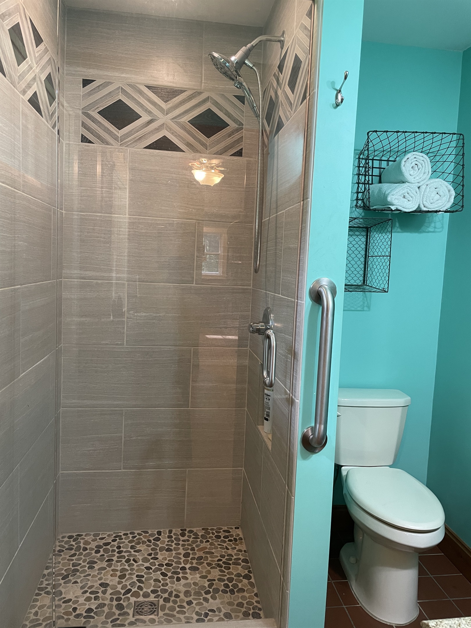 1st floor bath with shower