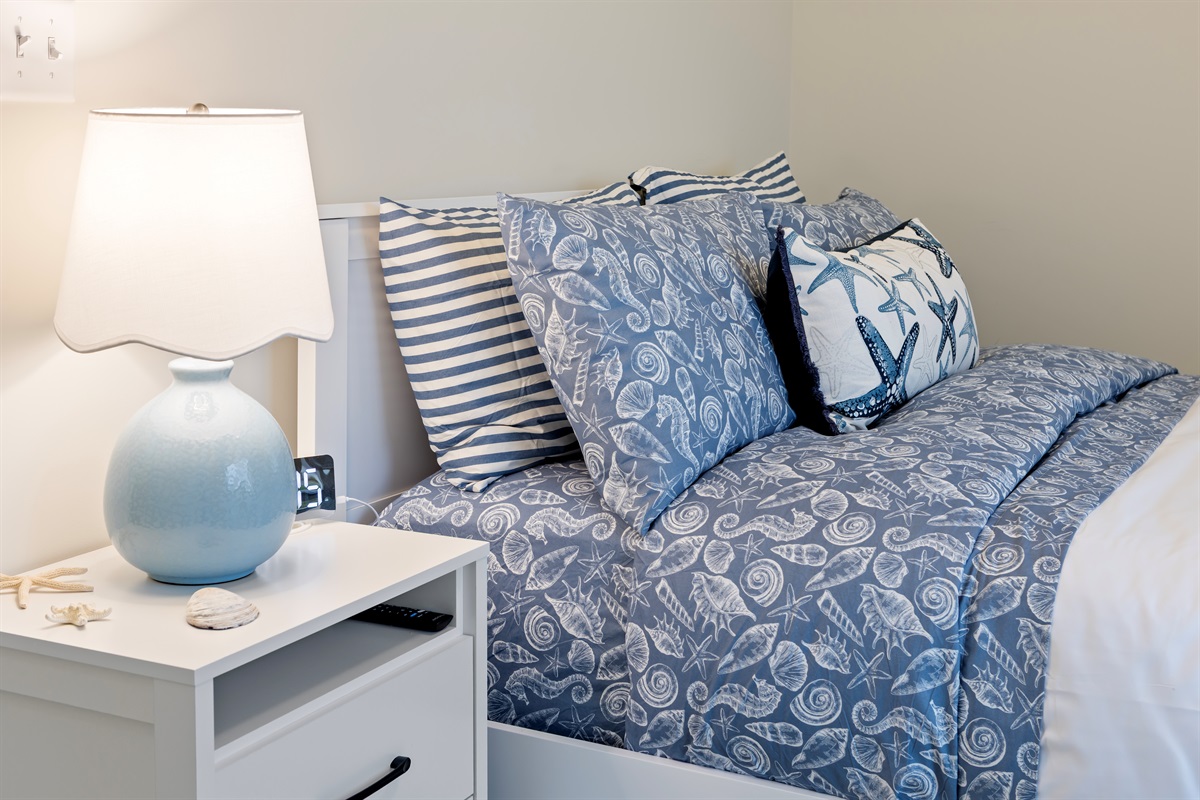 Bedroom 2 - Bed and bath linens provided!