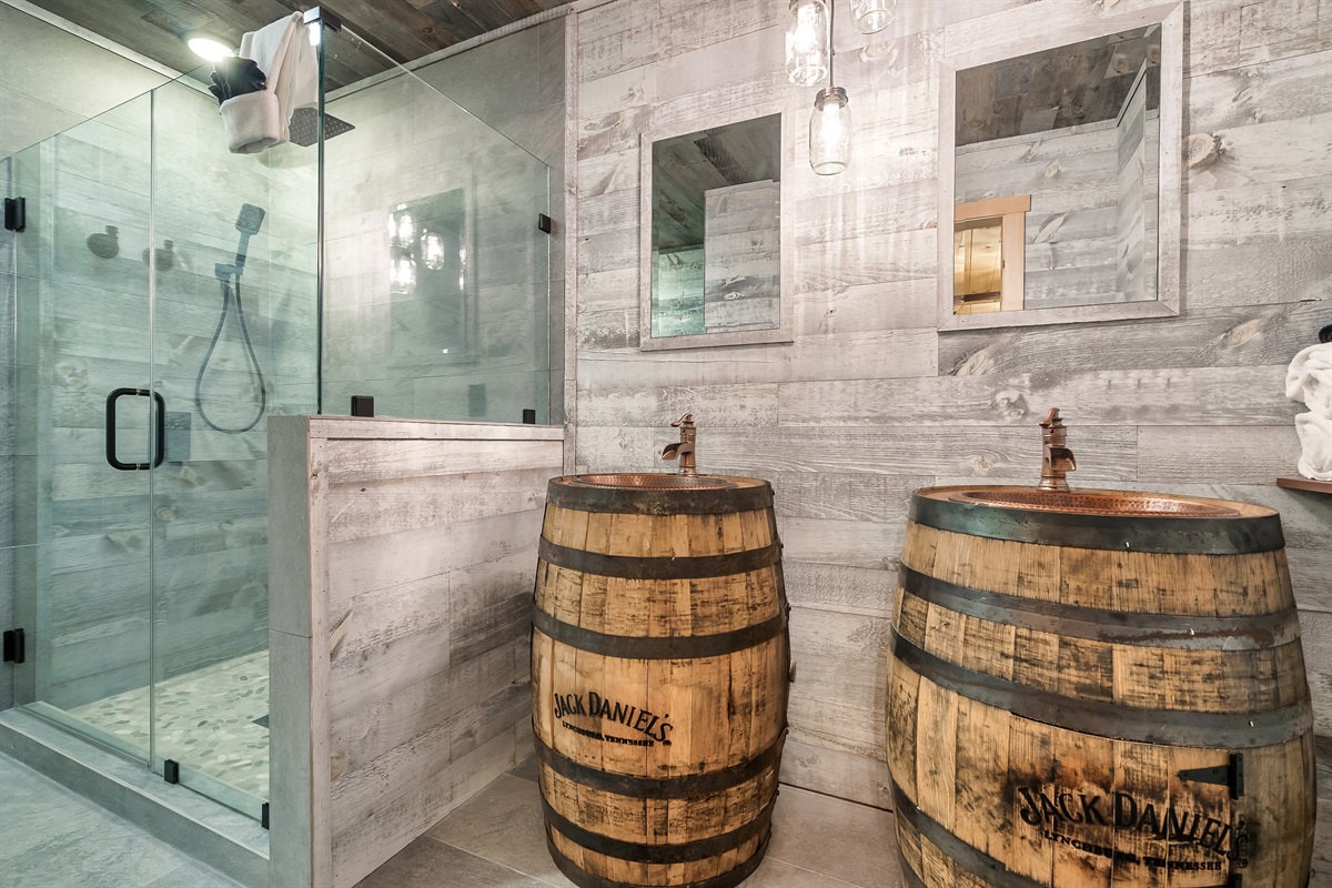 King Suite 1 Bathroom