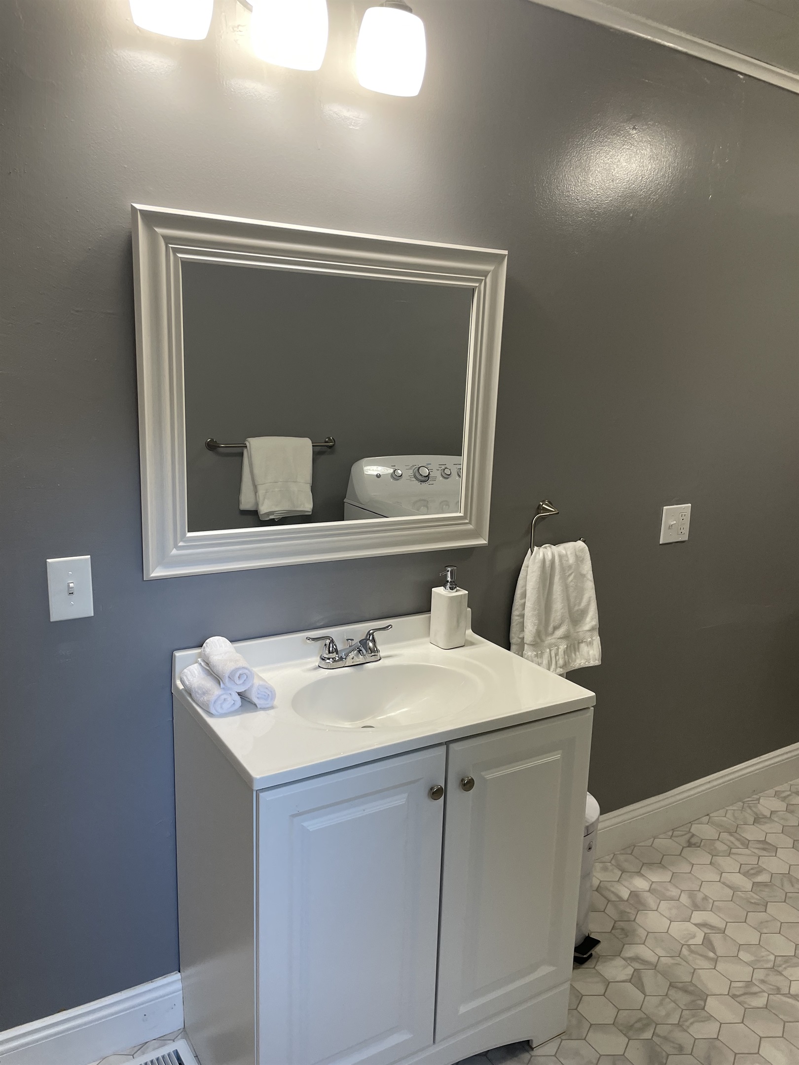 1st floor bath w/ shower & laundry
