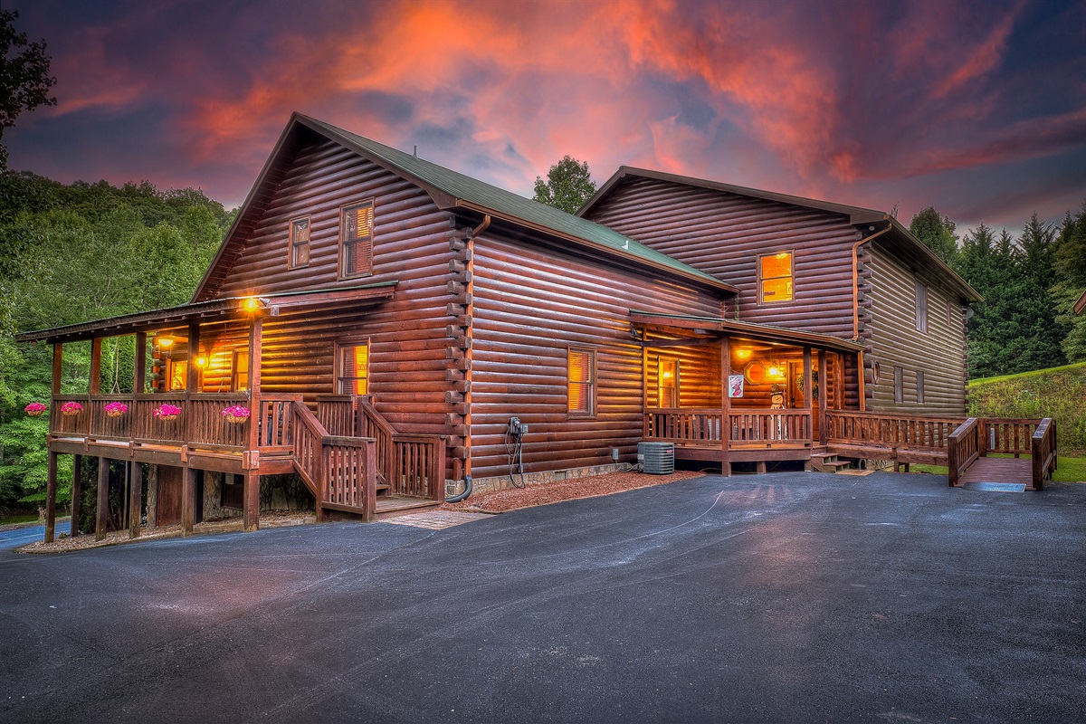 Holly Jolly Christmas Cabin - Higher Quality Vacation Rentals