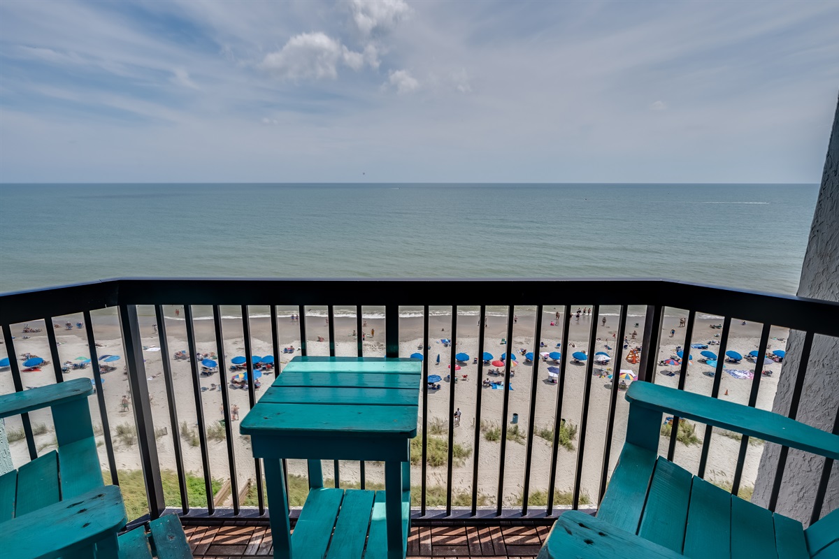 Balcony with Amazing Views of the Ocean🌊☀️