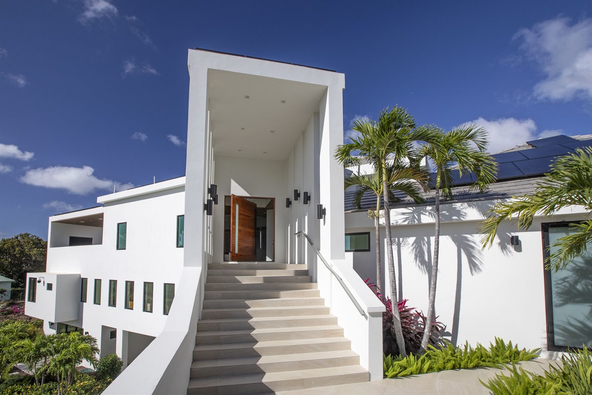 Main entrance to Bakkero Villa