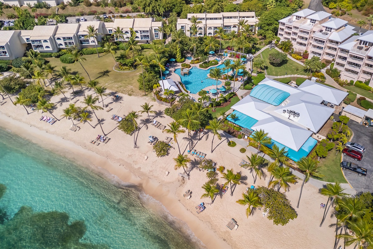 The best of both worlds: poolside luxury meets beachside bliss.