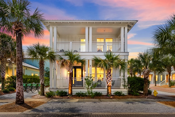 Hank’s Hideaway welcomes you to the easygoing pace of 30A. Just minutes from the beach, this bright coastal retreat is the perfect home base for lazy mornings, sunset walks, and unforgettable beach days