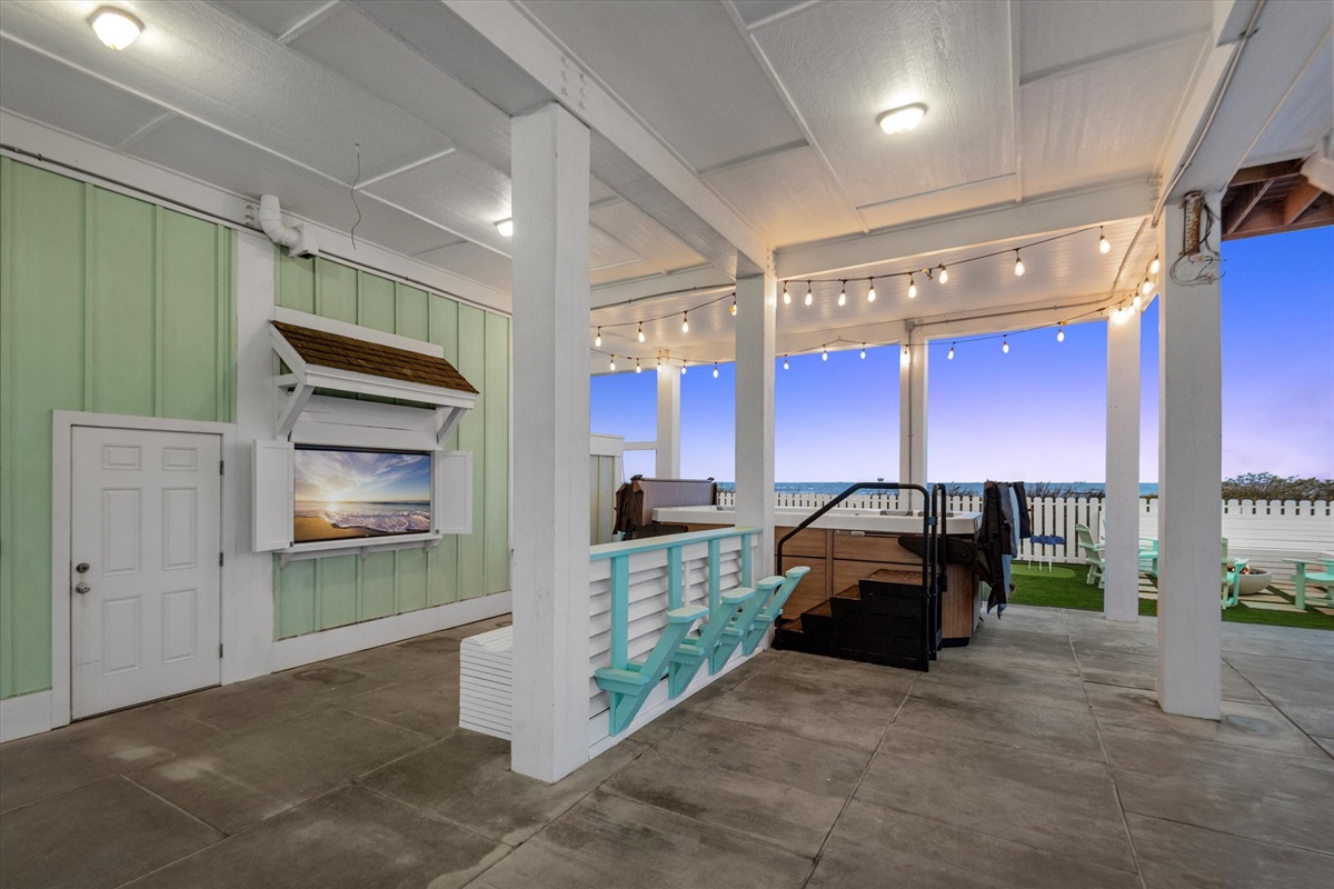 206b66c60f88493797a8efb1a9688a39 Large | Beachhouse | Texas | TX | Vacation Homes | Galveston | Crystal Beach | Kokomo | Breezy Days | Beachfront Elegance | Sunrise Serenity | Southern Sands Property Management, LLC