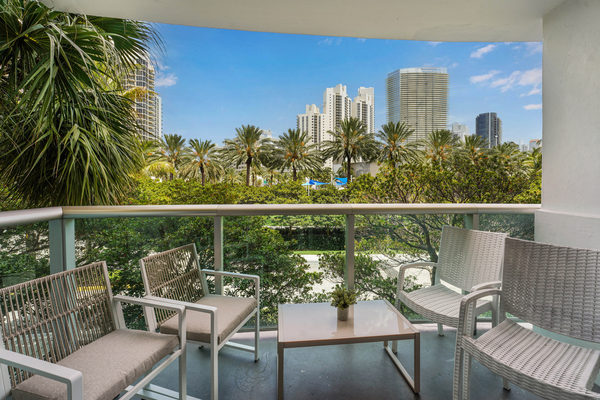 Balcony & Views