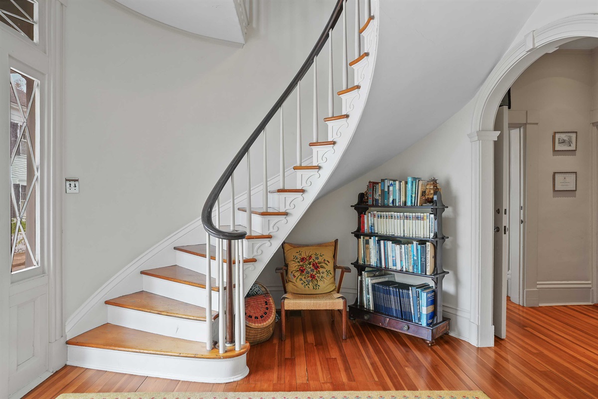 Stairs to 2nd Floor