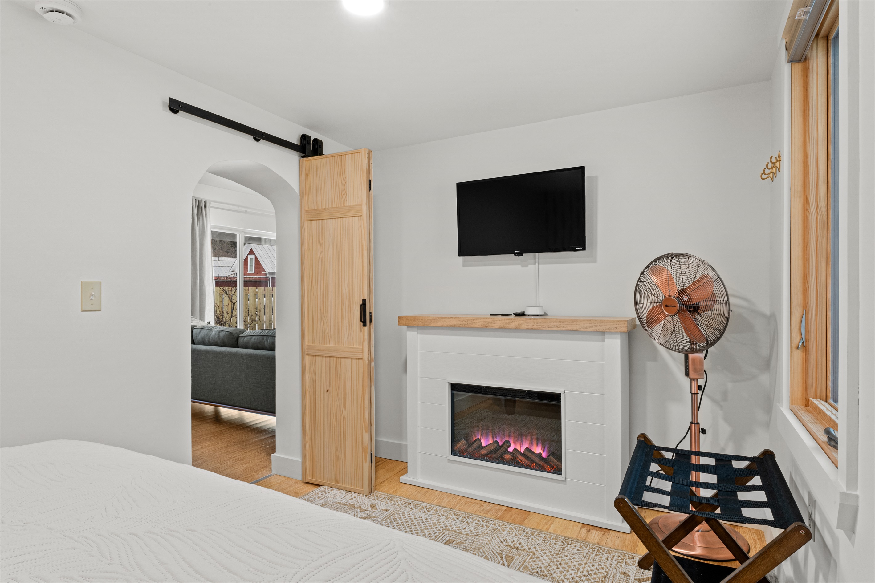 1st floor queen room